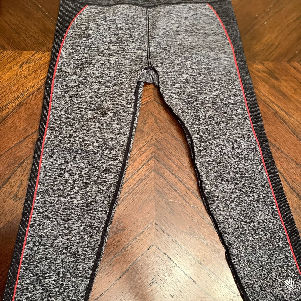 Forever21 seamless athletic leggings size S never worn